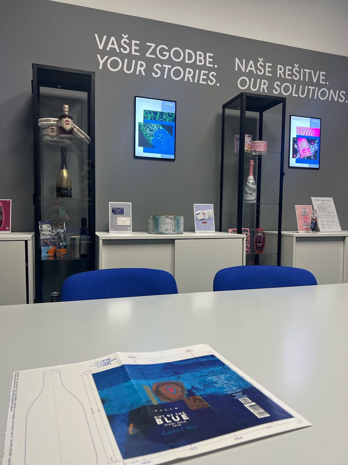 Modri pinot Out of the blue